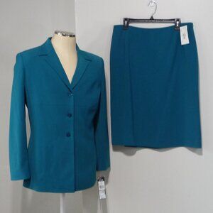 LE SUIT SIZE 16 SKIRT AND BLAZER SET
